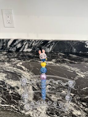 Judy Doorable Pen